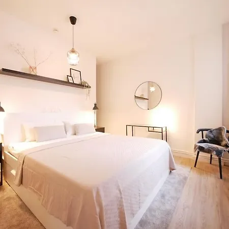 Apartamento 75 M2, Zentral, Gemuetlich, Eigener Parkplatz