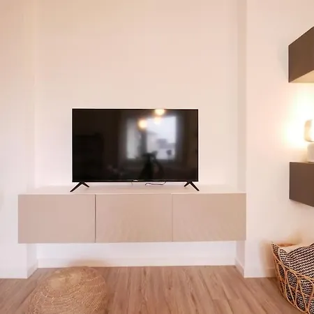 Apartamento 75 M2, Zentral, Gemuetlich, Eigener Parkplatz *